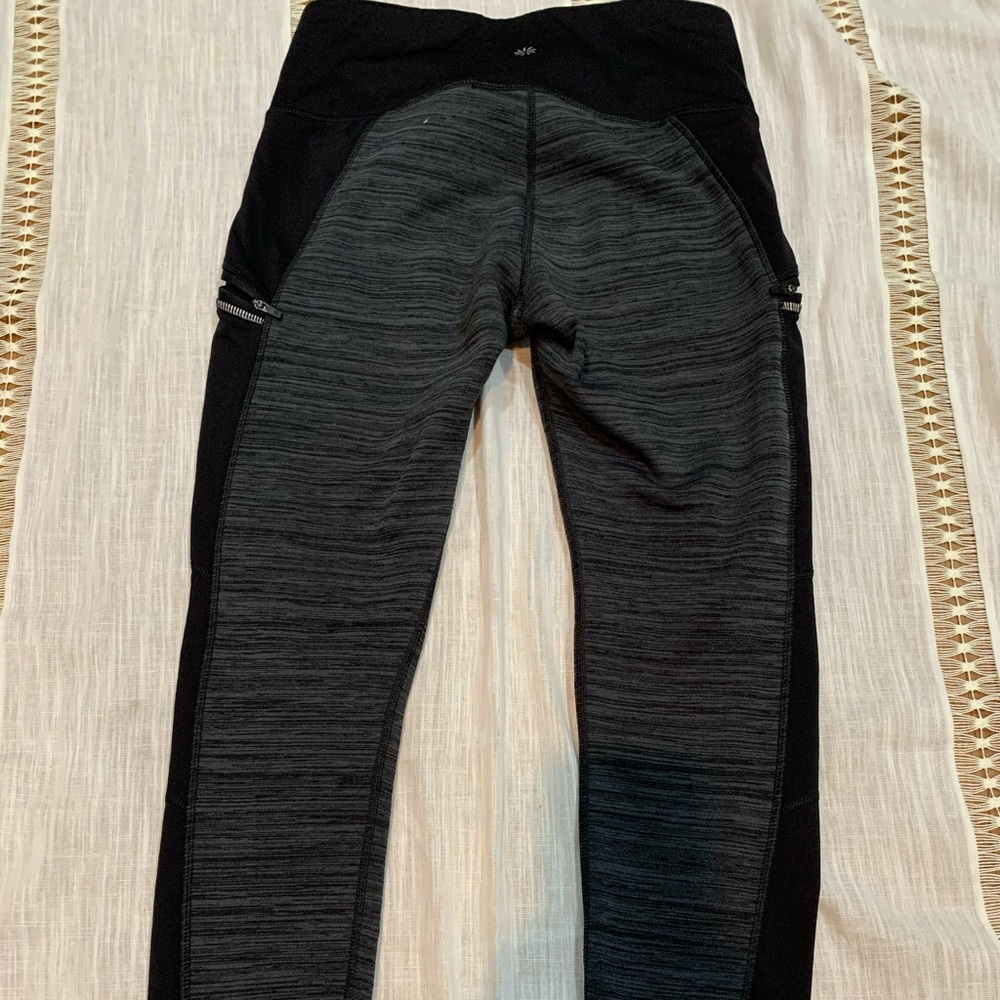 Athleta yoga pants size PM 2 zippered side pkts
